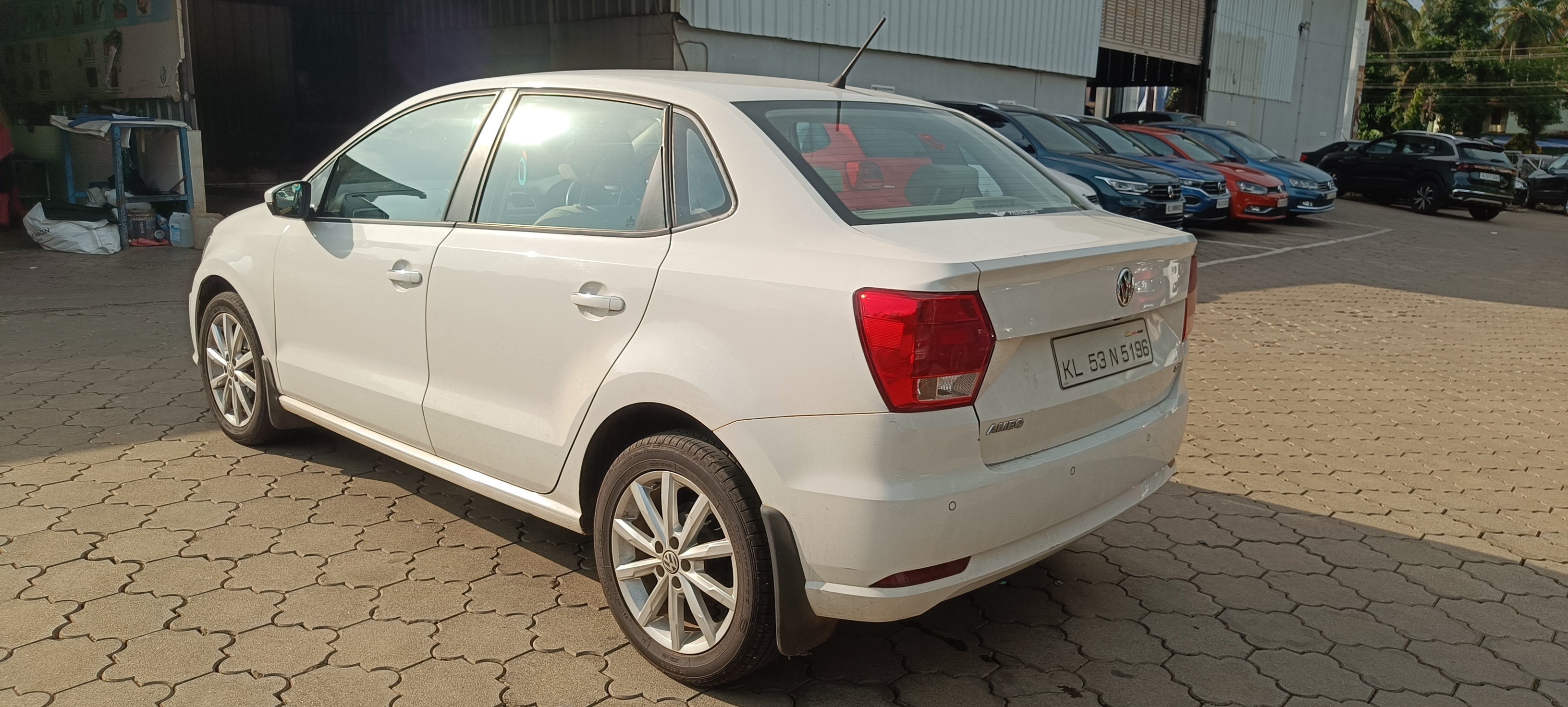 Volkswagen Ameo(2016-2019) Highline Plus 1.5l (d)