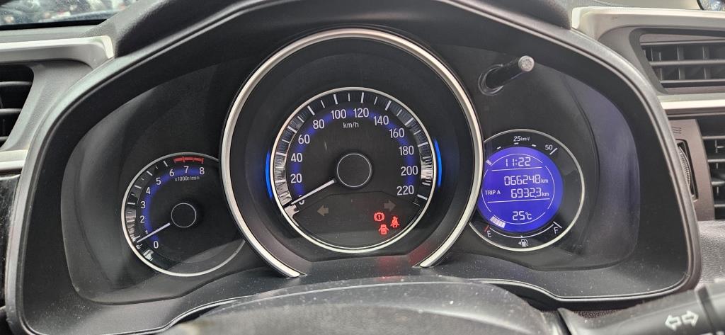 Honda Jazz(2015-2018) Vx Petrol