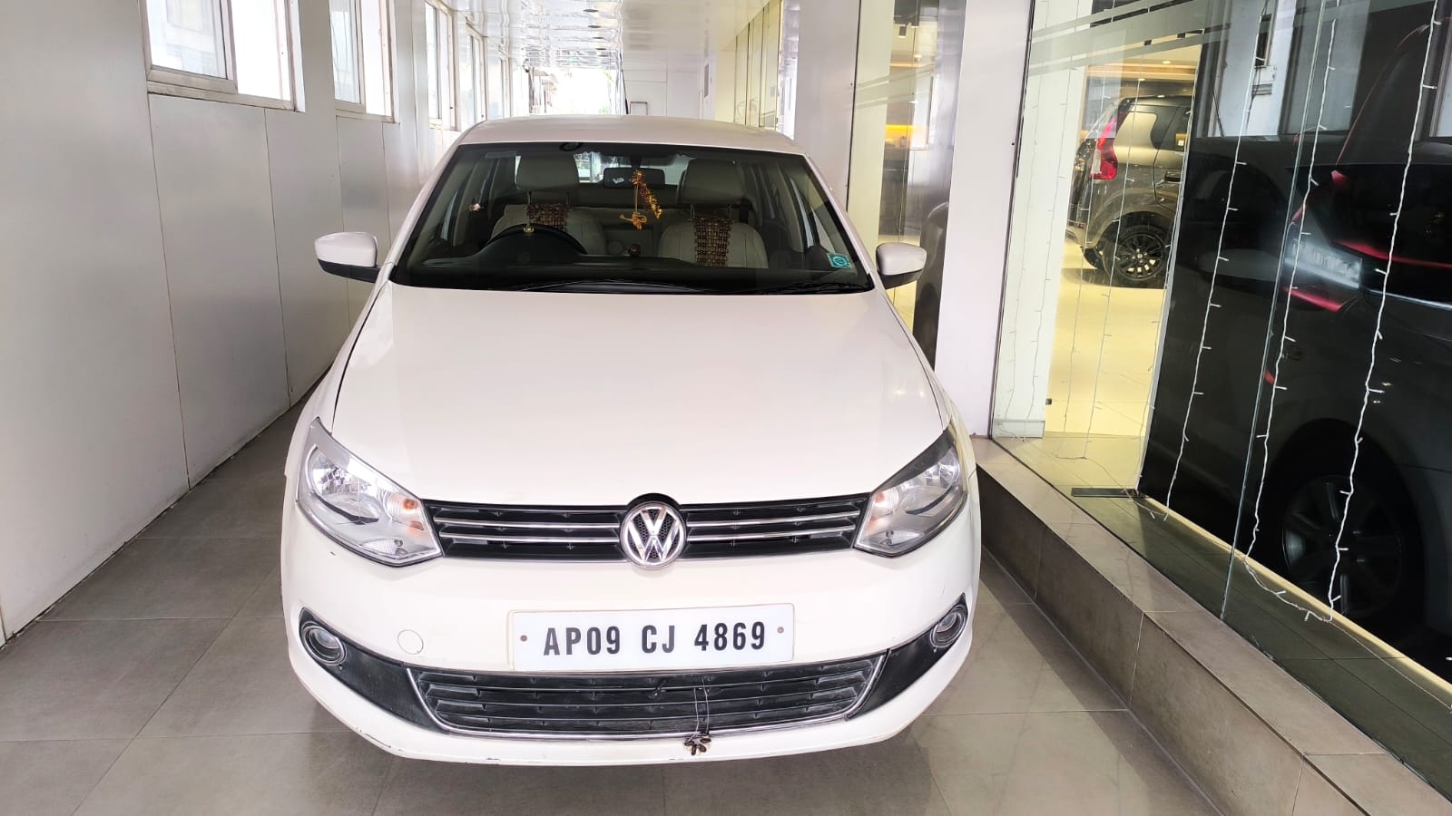 Volkswagen Vento(2010-2012) Highline Diesel