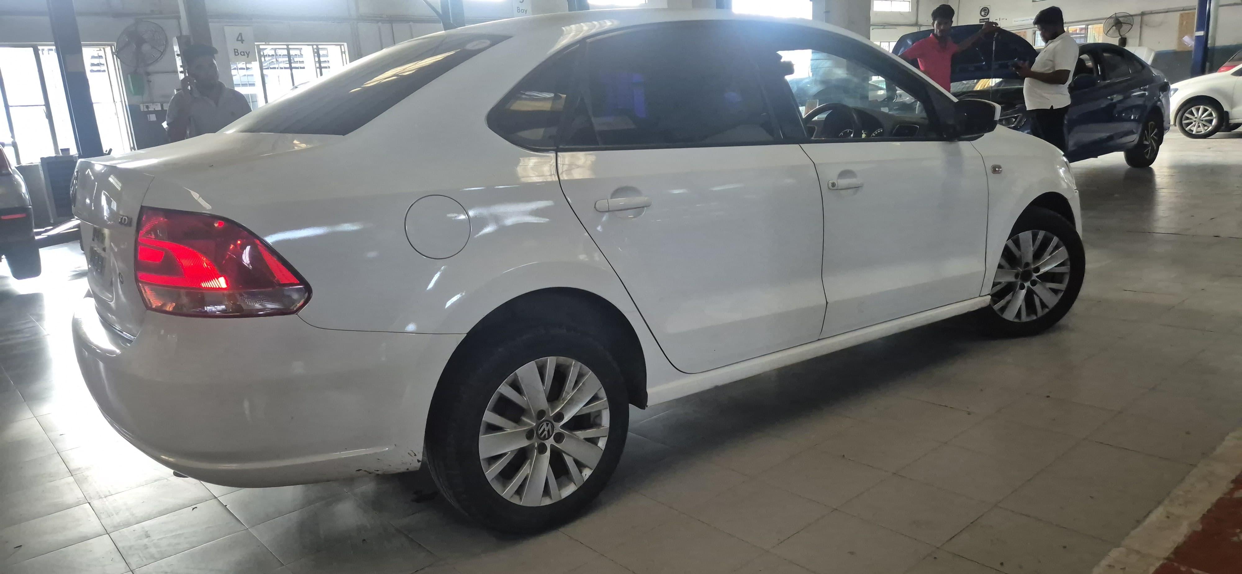 Volkswagen Vento(2012-2014) Highline Diesel