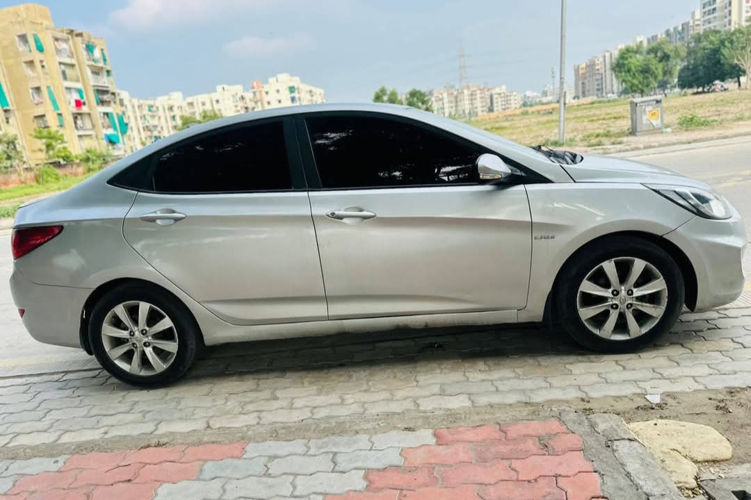 Hyundai Verna(2011-2015) Fluidic 1.6 Crdi Sx O At