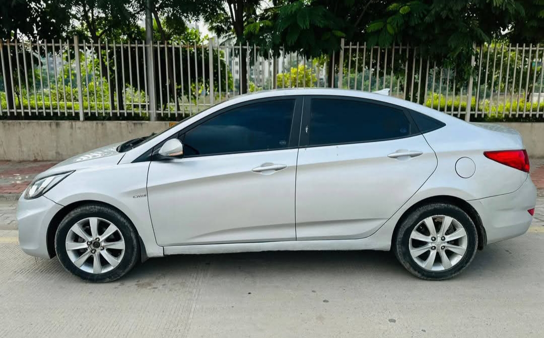 Hyundai Verna(2011-2015) Fluidic 1.6 Crdi Sx O At