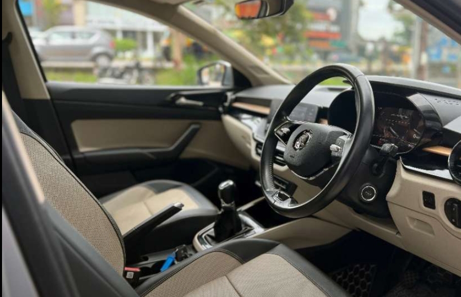 Skoda Slavia(2022-2023) Ambition 1.0l Tsi Mt