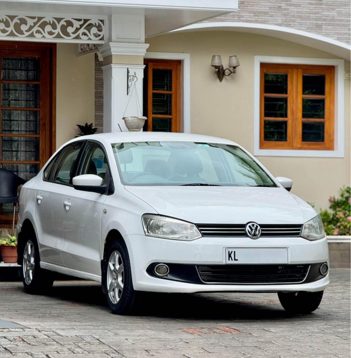 Volkswagen Vento(2010-2012) Trendline Petrol