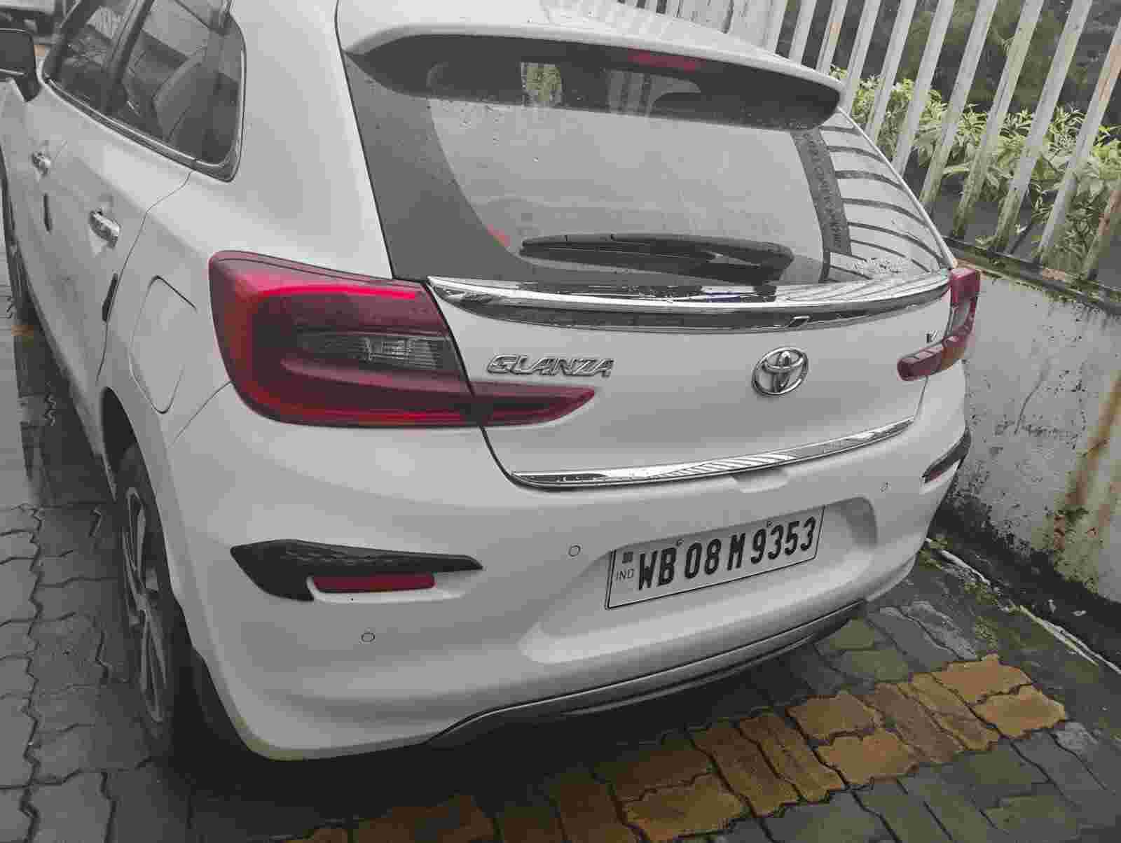 Toyota Glanza V Amt