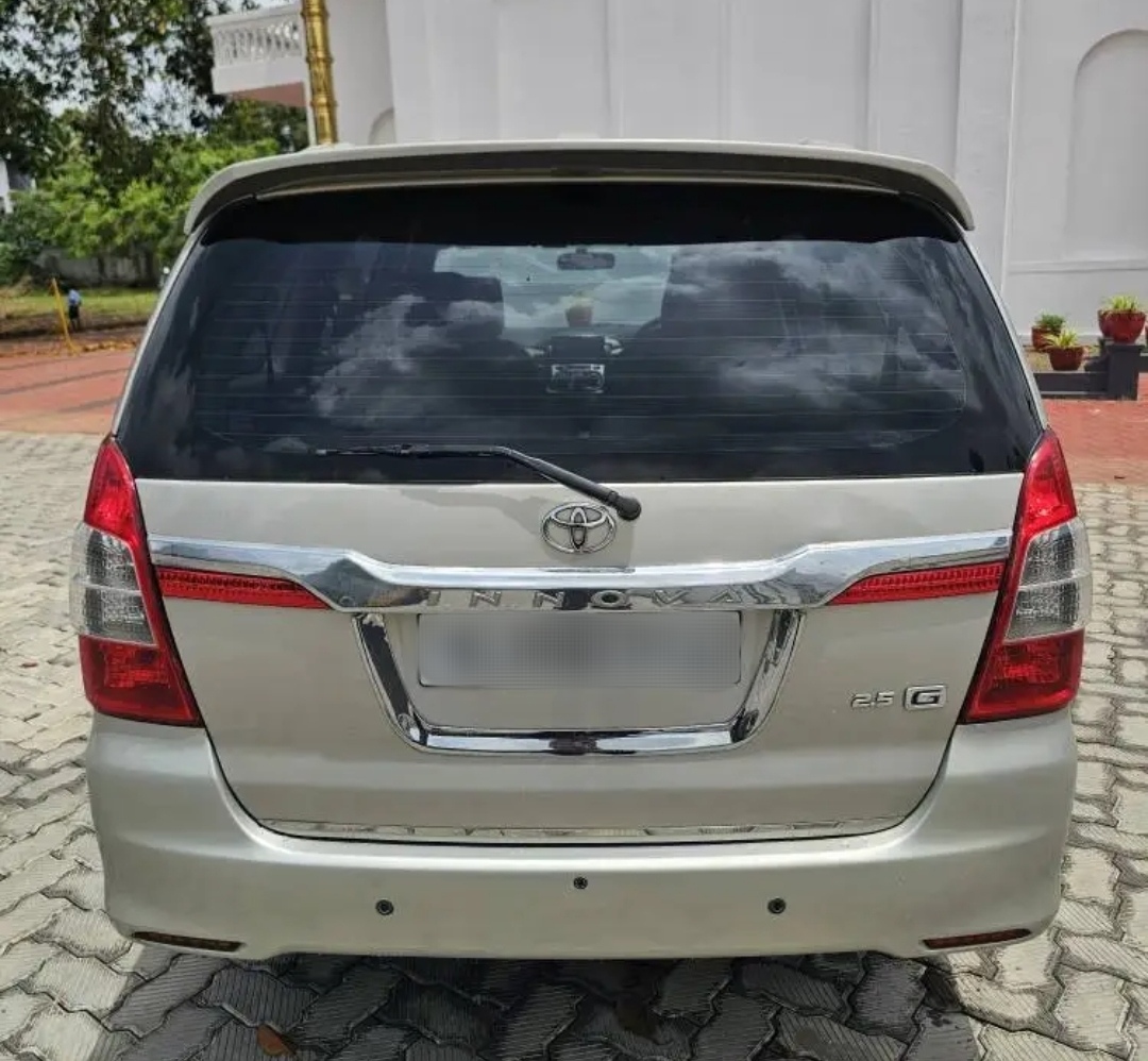 Toyota Innova(2009-2012) 2.5 G 8 Str Bs-iii