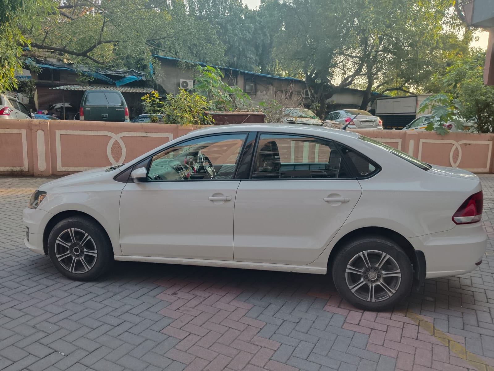 Volkswagen Vento(2015-2019) Highline 1.2 Petrol At