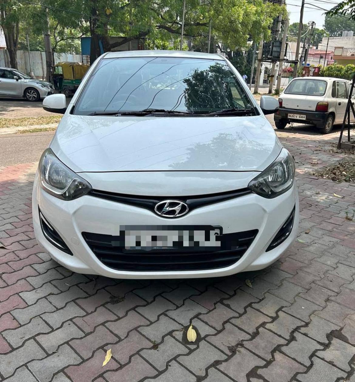 Hyundai I20(2010-2012) Sportz 1.4 Crdi