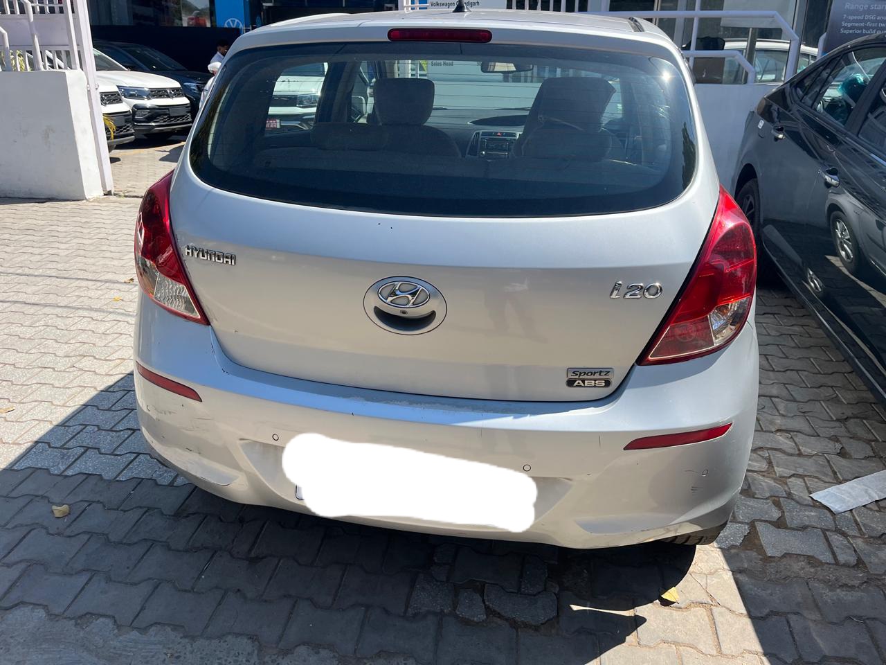 Hyundai I20(2010-2012) Sportz 1.4 Crdi