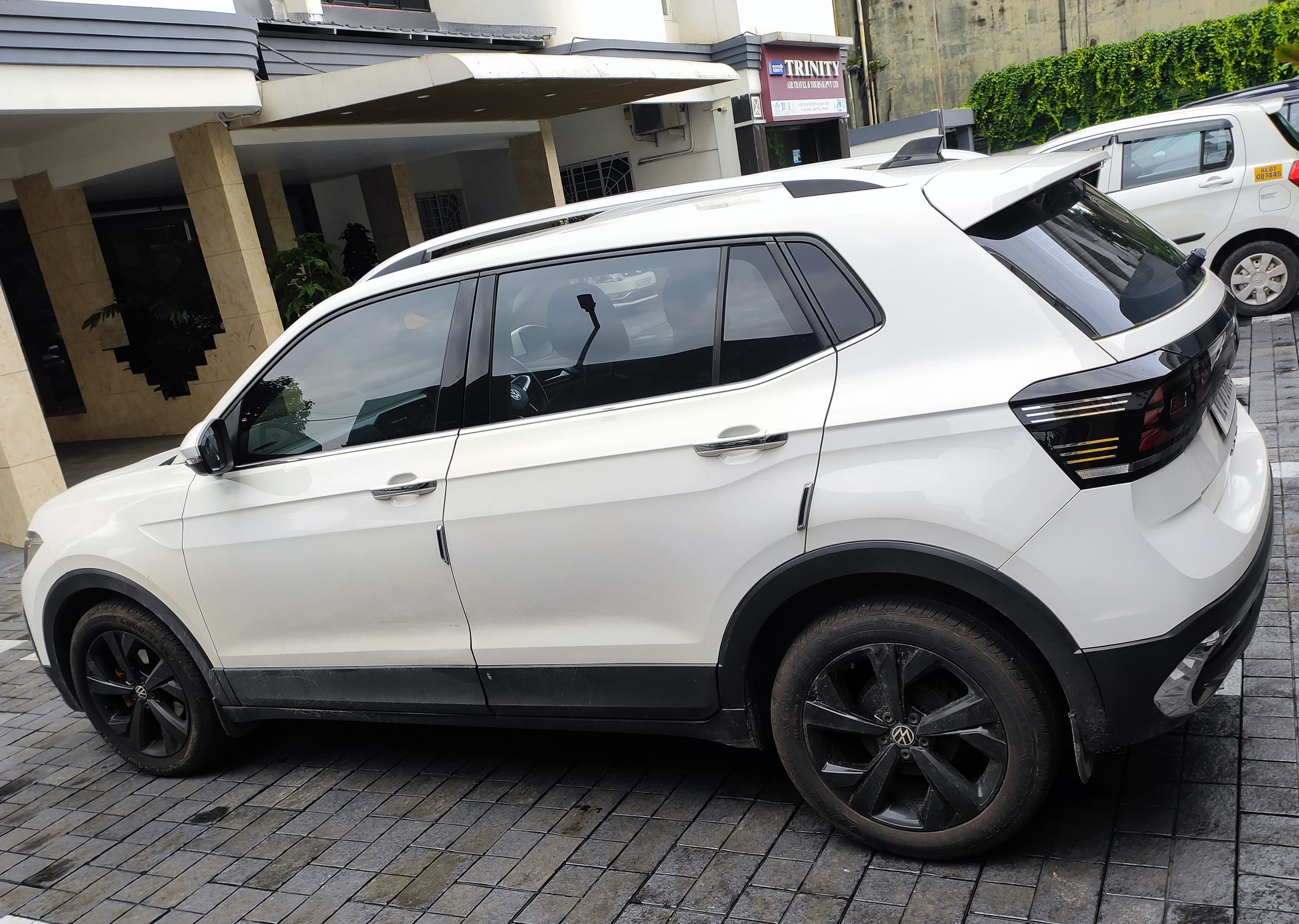 Volkswagen Taigun(2021-2023) Topline 1.0 Tsi At