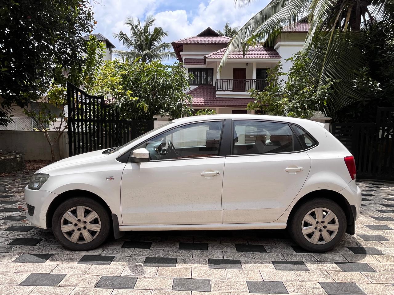 Volkswagen Polo(2010-2012) Trendline 1.2l P