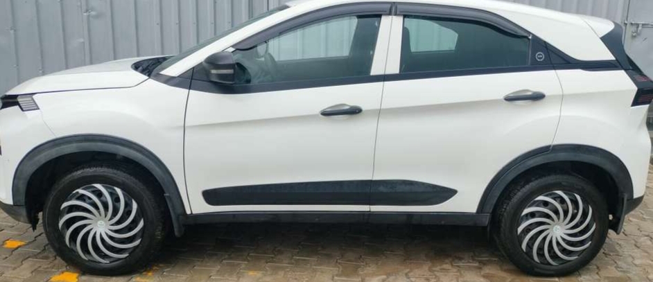 Tata Nexon Smart Plus 1.2 Revotron Petrol 6amt