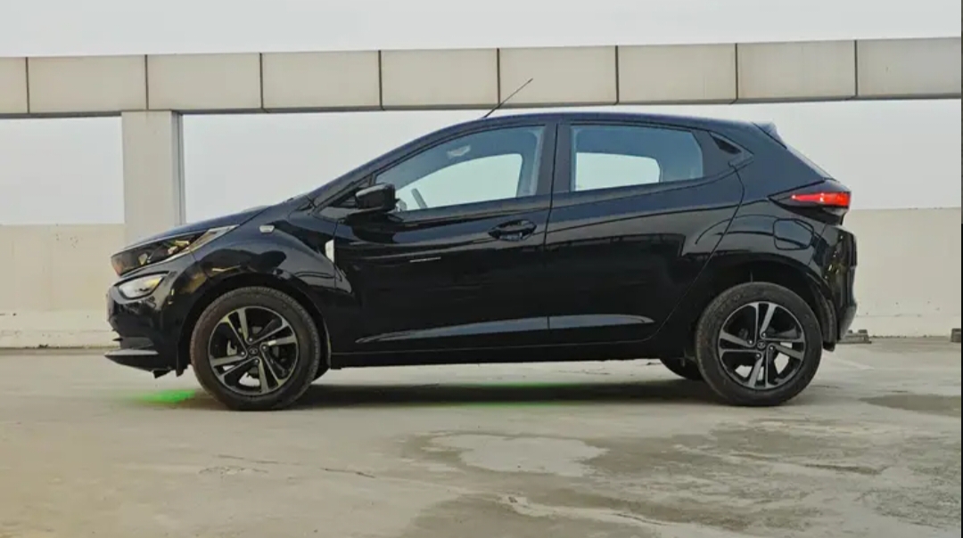 Tata Altroz(2020-2025) Xz Plus Petrol Dark Edition