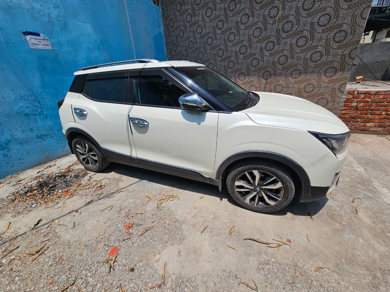 Mahindra Xuv300 1.2 W8 Bs-vi