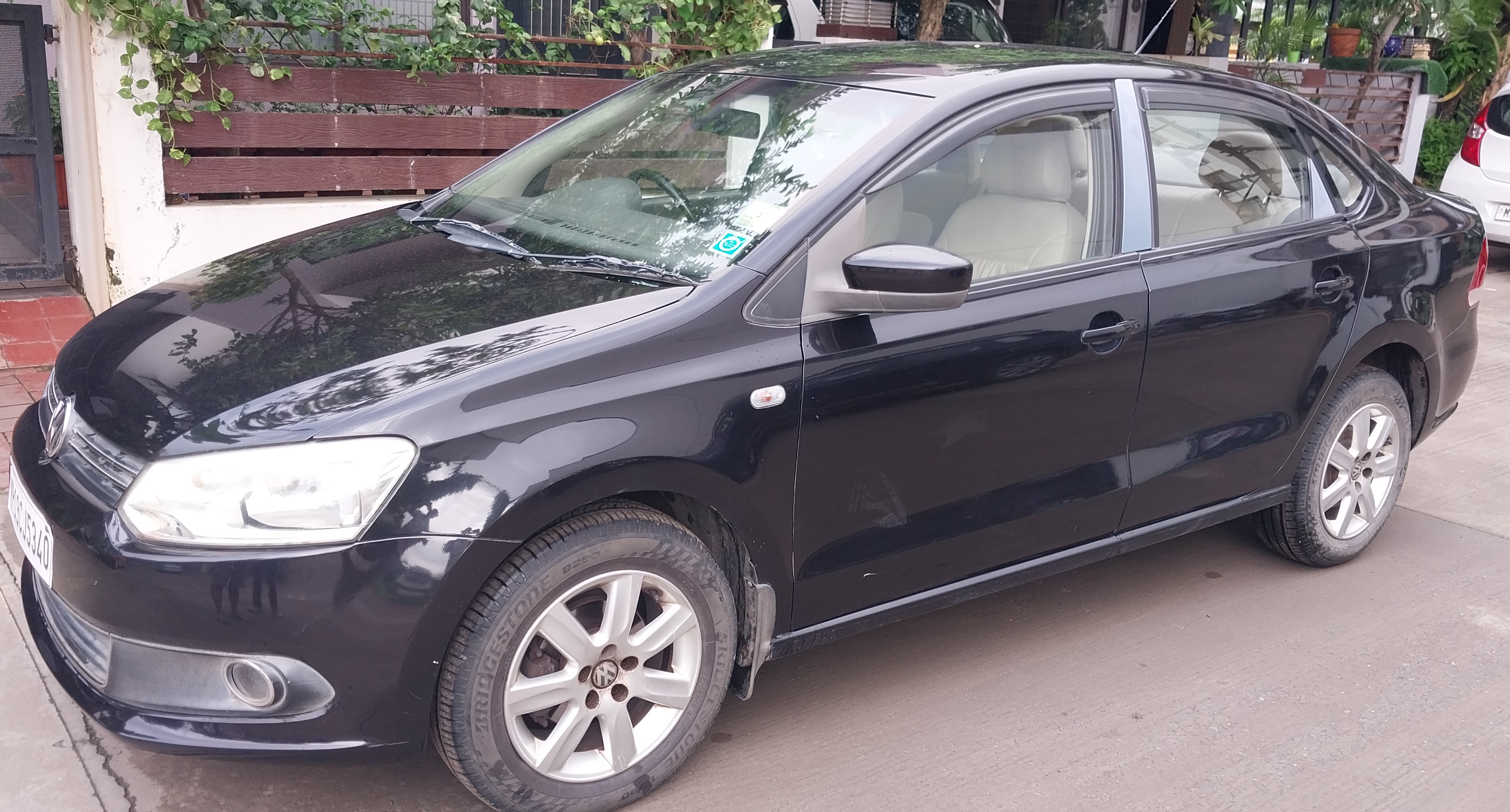 Volkswagen Vento(2010-2012) Highline Petrol