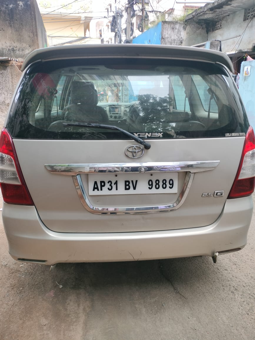 Toyota Innova(2009-2012) 2.5 G 7 Str Bs-iii