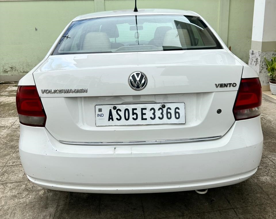 Volkswagen Vento(2010-2012) Highline Petrol