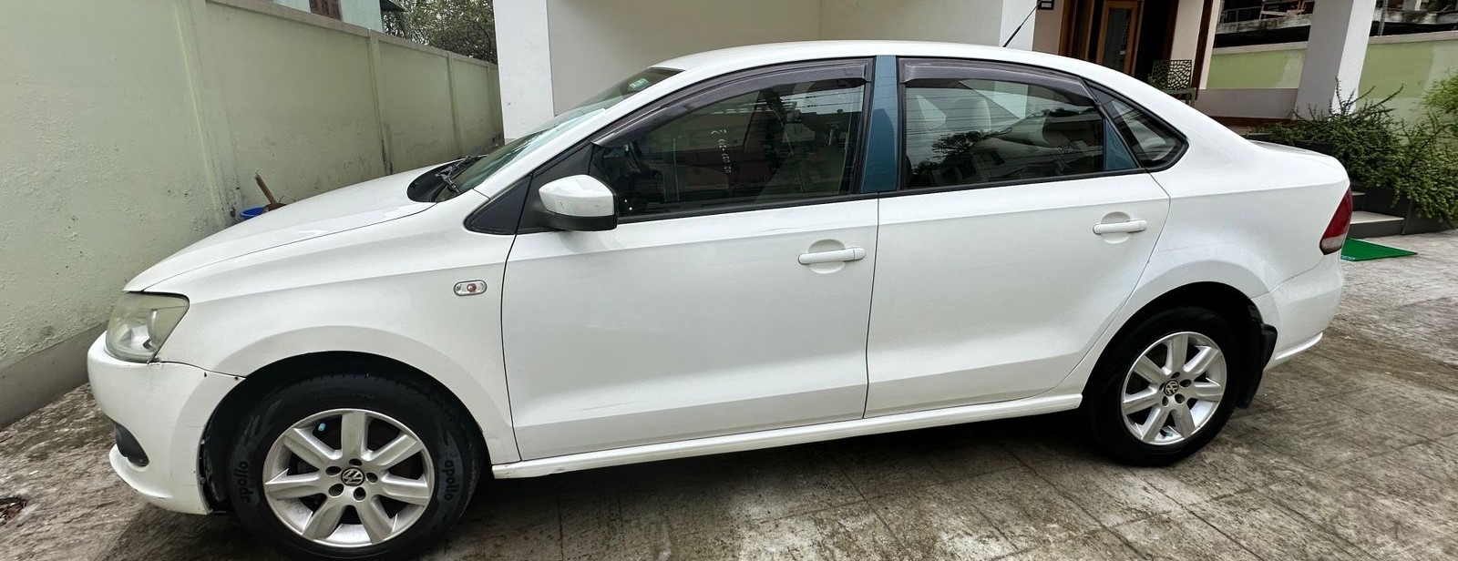 Volkswagen Vento(2010-2012) Highline Petrol