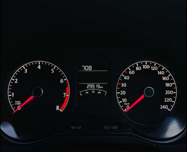 Volkswagen Polo(2020-2022) Comfortline 1.0l Tsi At