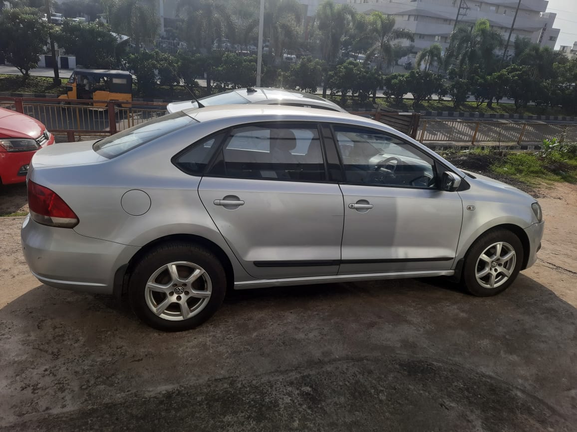 Volkswagen Vento(2010-2012) Highline Diesel