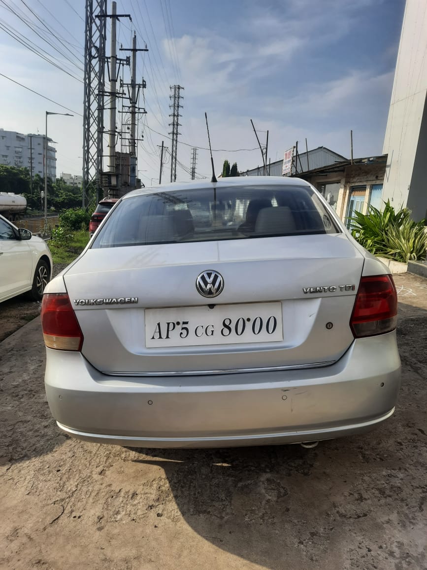 Volkswagen Vento(2010-2012) Highline Diesel