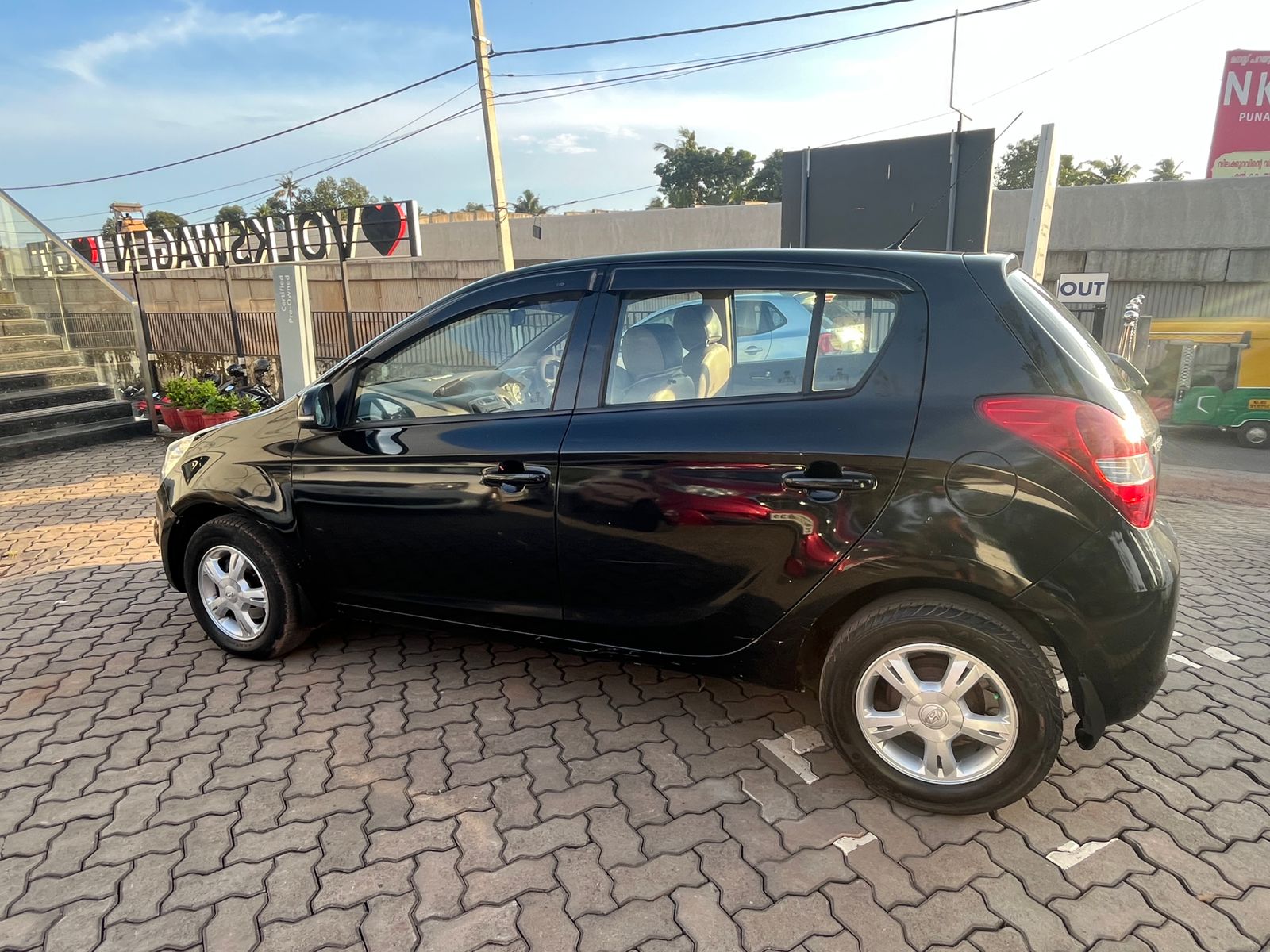 Hyundai I20(2010-2012) Asta 1.2 With Avn