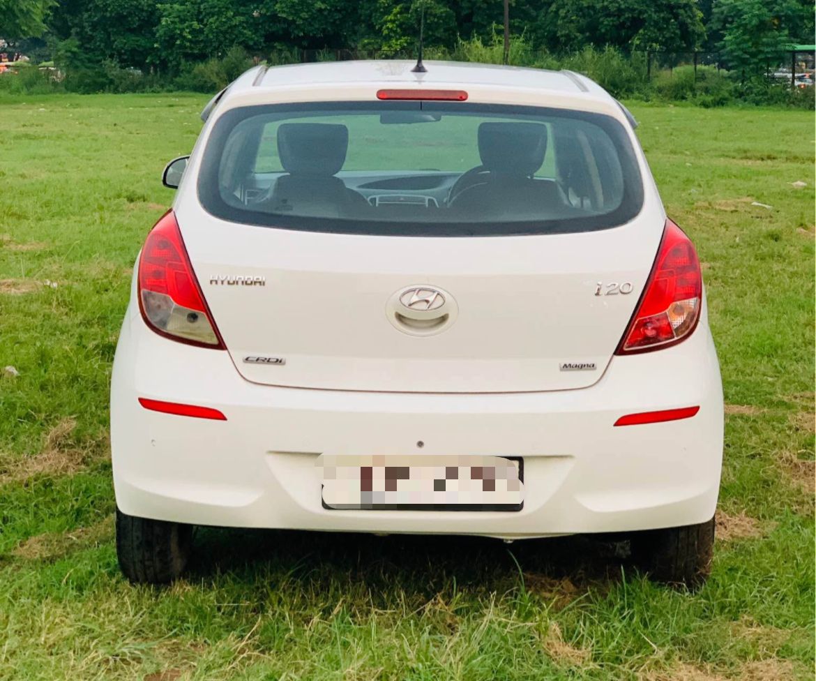 Hyundai I20(2010-2012) Sportz 1.4 Crdi