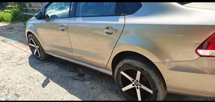 Volkswagen Vento(2010-2012) Highline Diesel