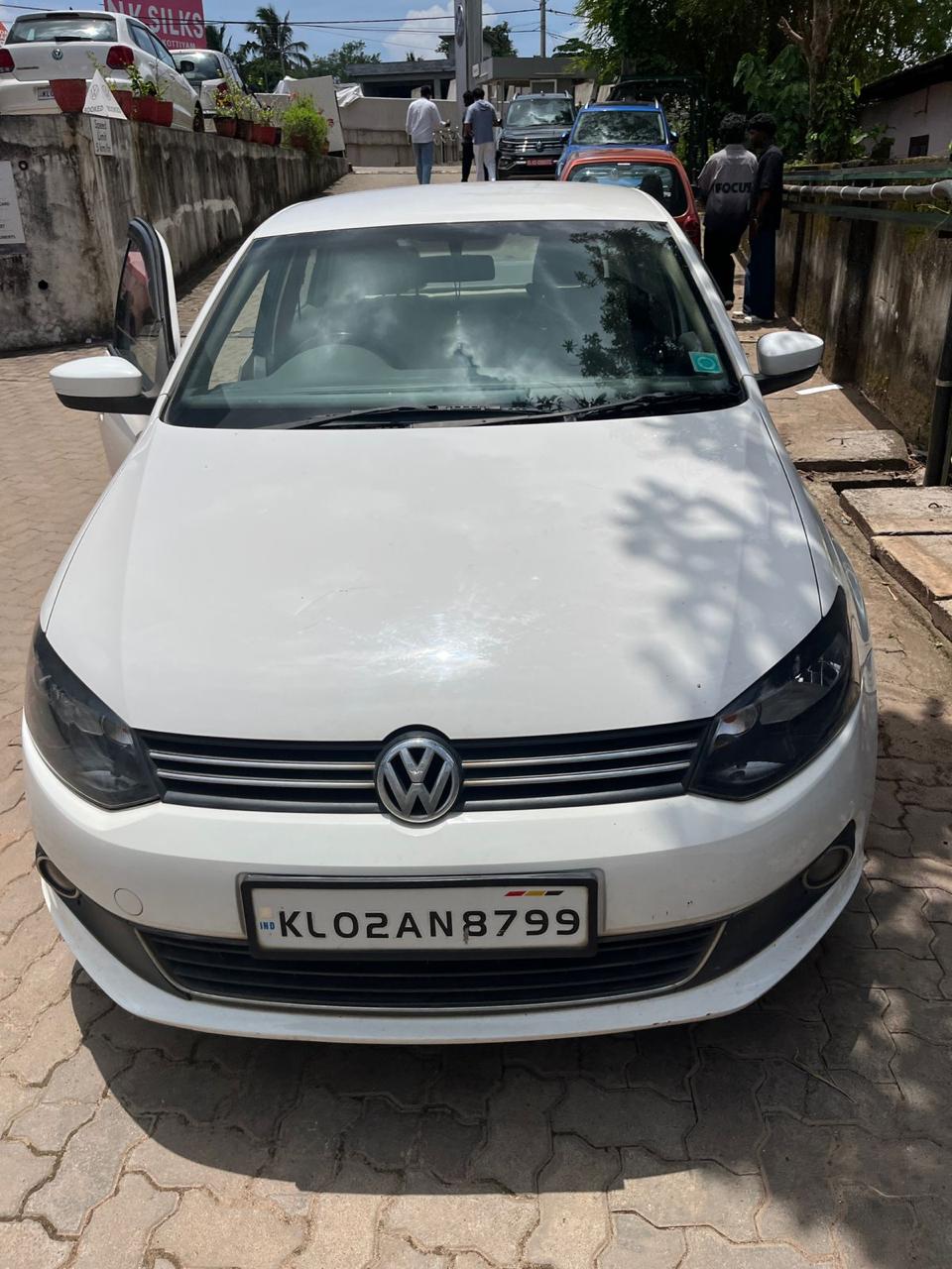 Volkswagen Vento(2012-2014) Highline Petrol