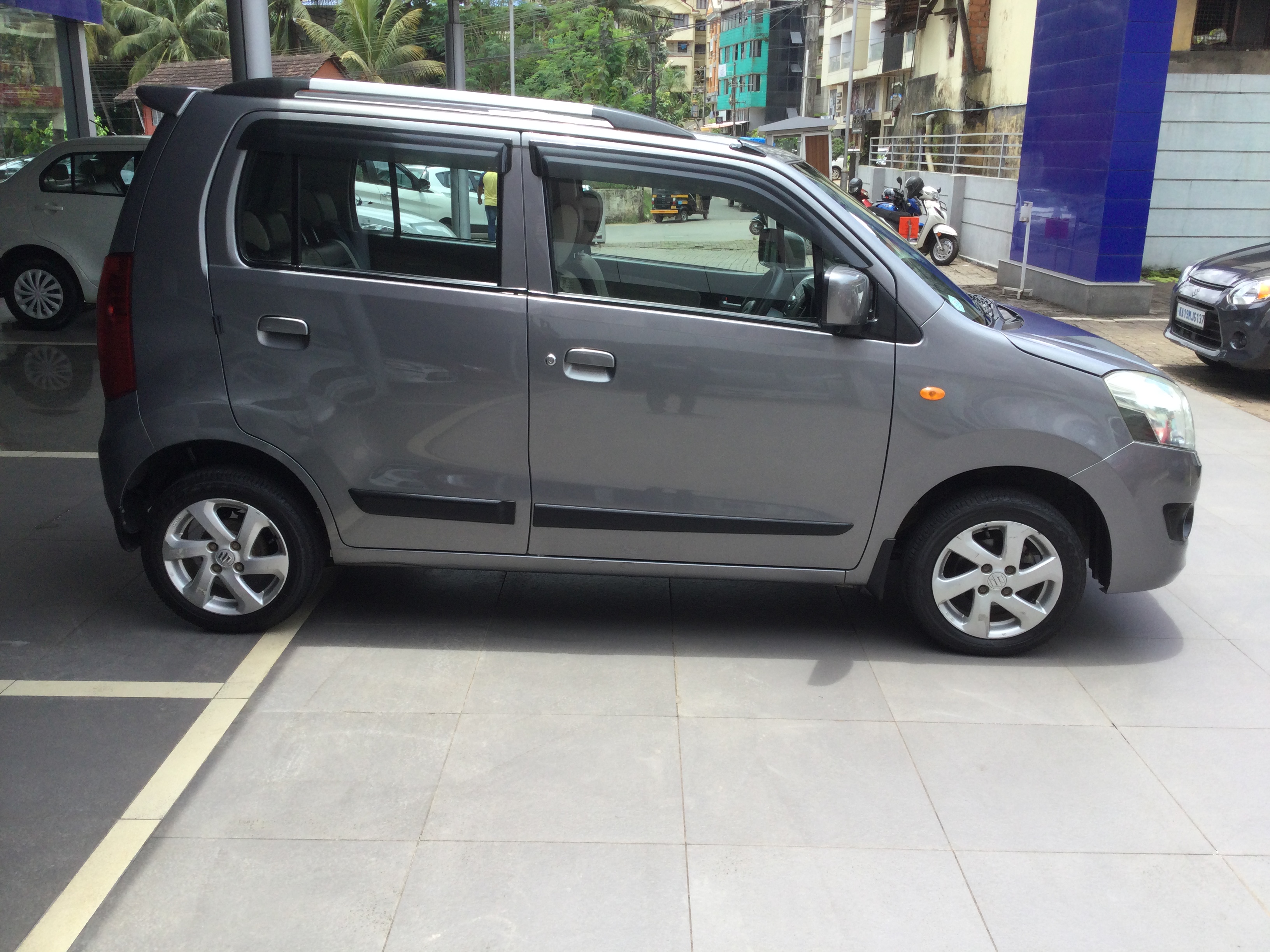 Maruti Suzuki Wagon R 1.0(2014-2019) Vxi
