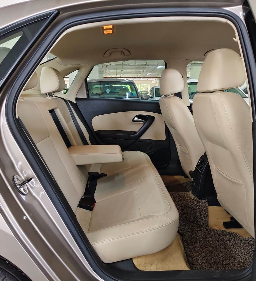 Volkswagen Vento(2015-2019) Highline Plus 1.2 Petrol At