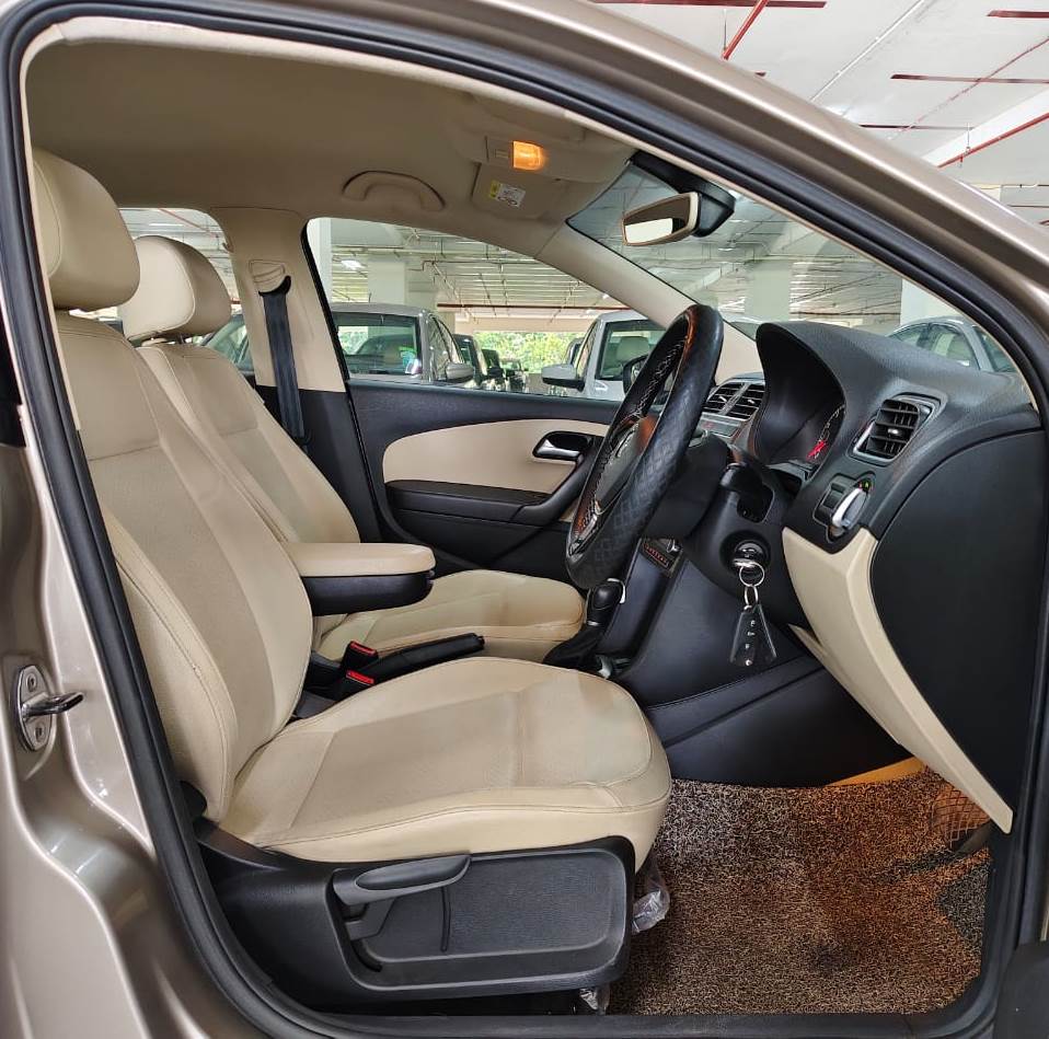 Volkswagen Vento(2015-2019) Highline Plus 1.2 Petrol At