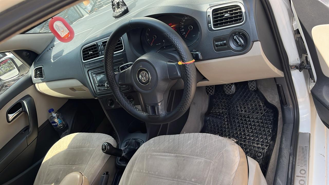 Volkswagen Polo(2010-2012) Highline 1.2l P