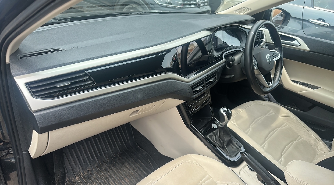 Volkswagen Virtus(2022-2023) Highline 1.0 Tsi Mt