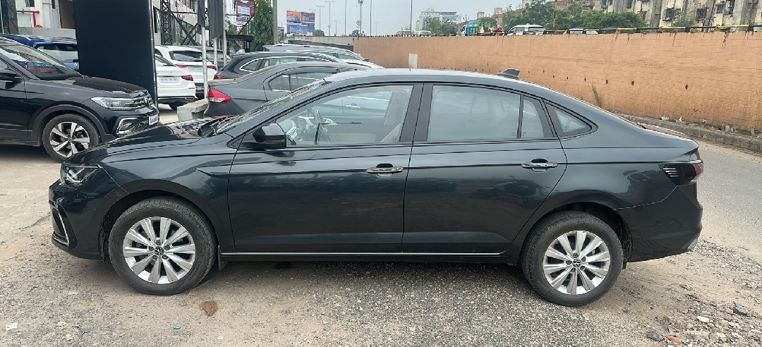 Volkswagen Virtus(2022-2023) Highline 1.0 Tsi Mt