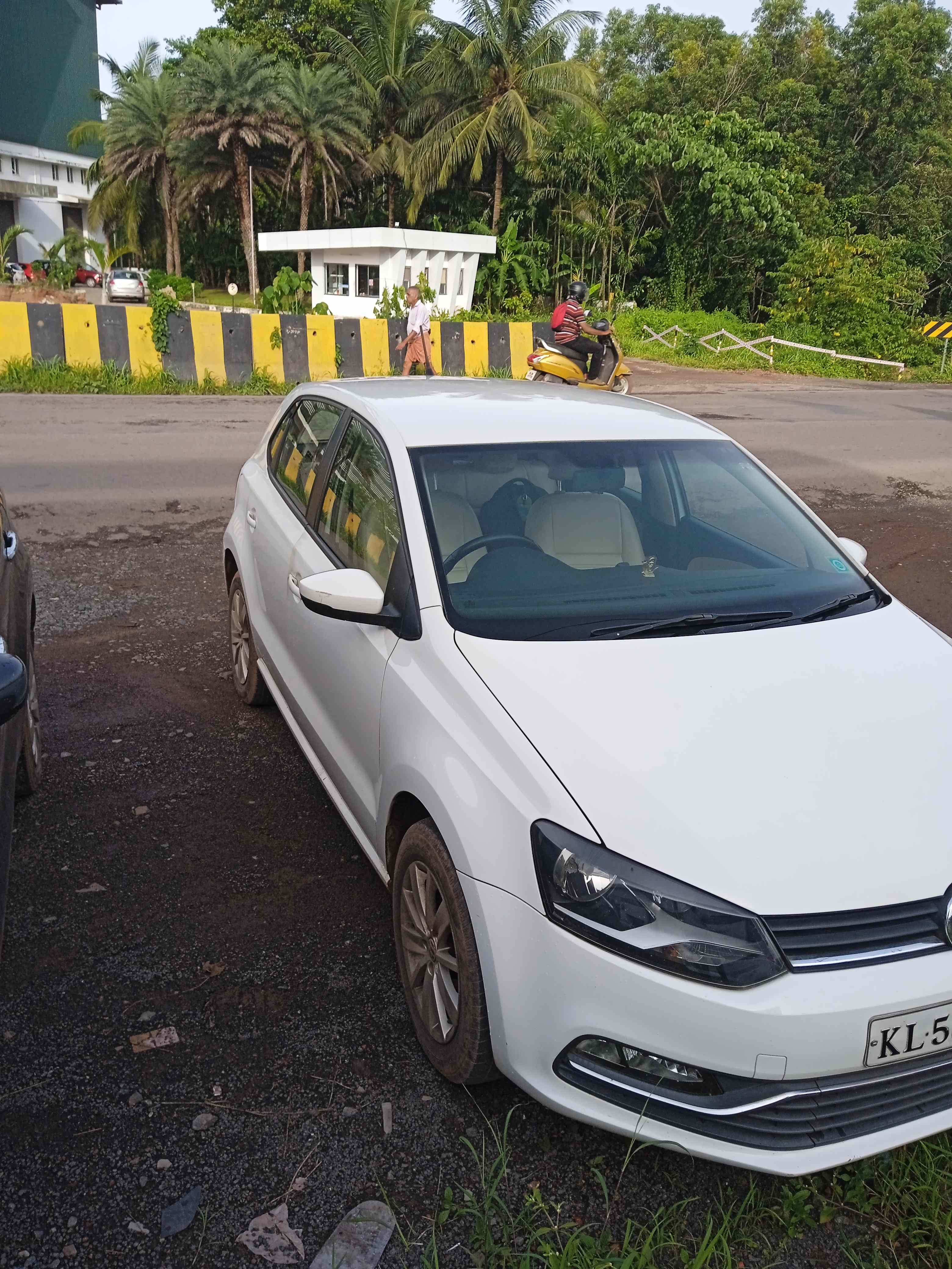 Volkswagen Polo(2014-2015) Highline 1.2l P