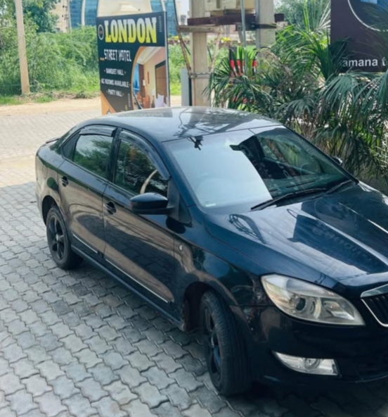 Skoda Rapid(2011-2014) Elegance 1.6 Tdi Cr Mt