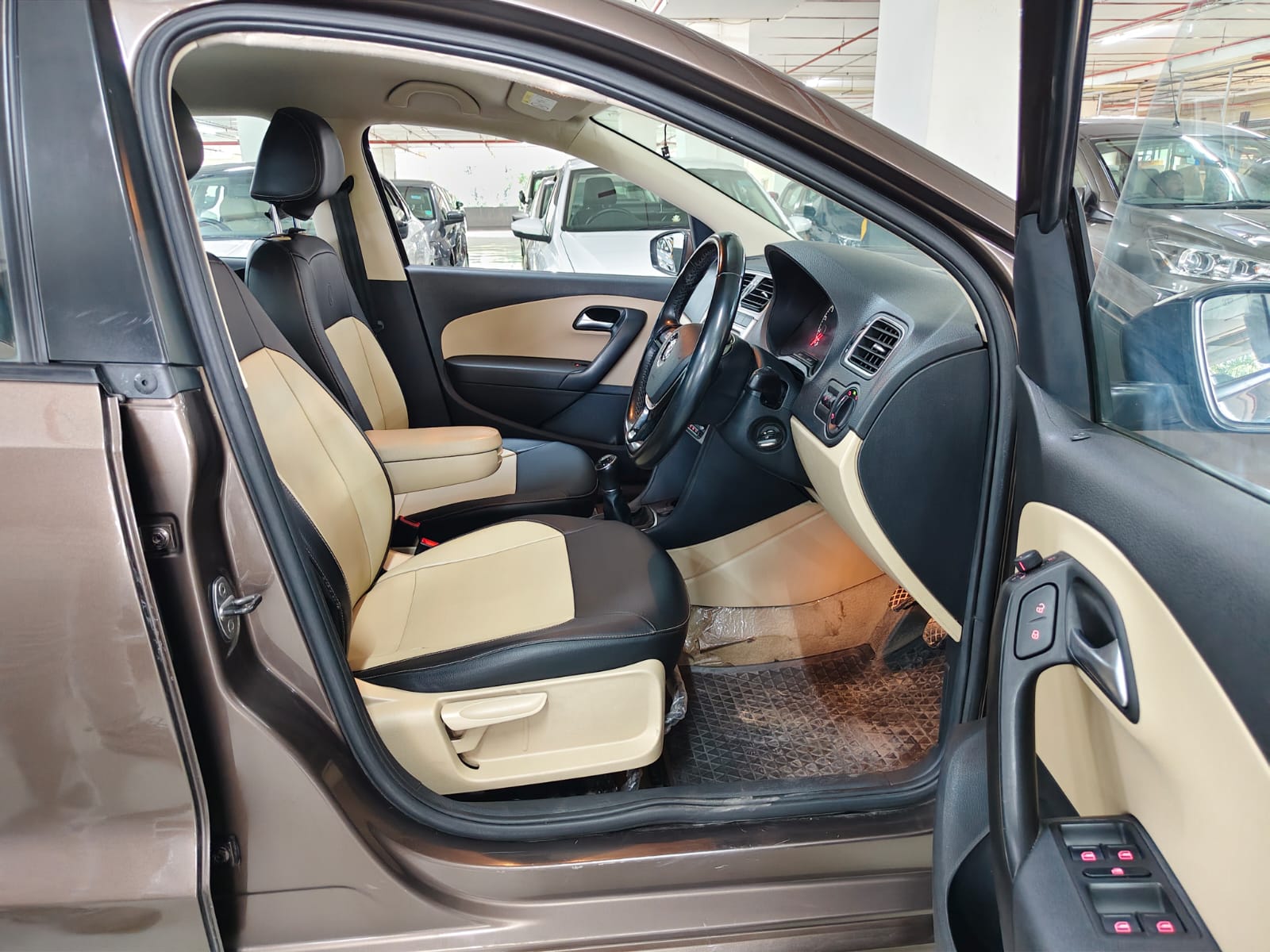 Volkswagen Ameo(2016-2019) Highline 1.0l Plus (p)