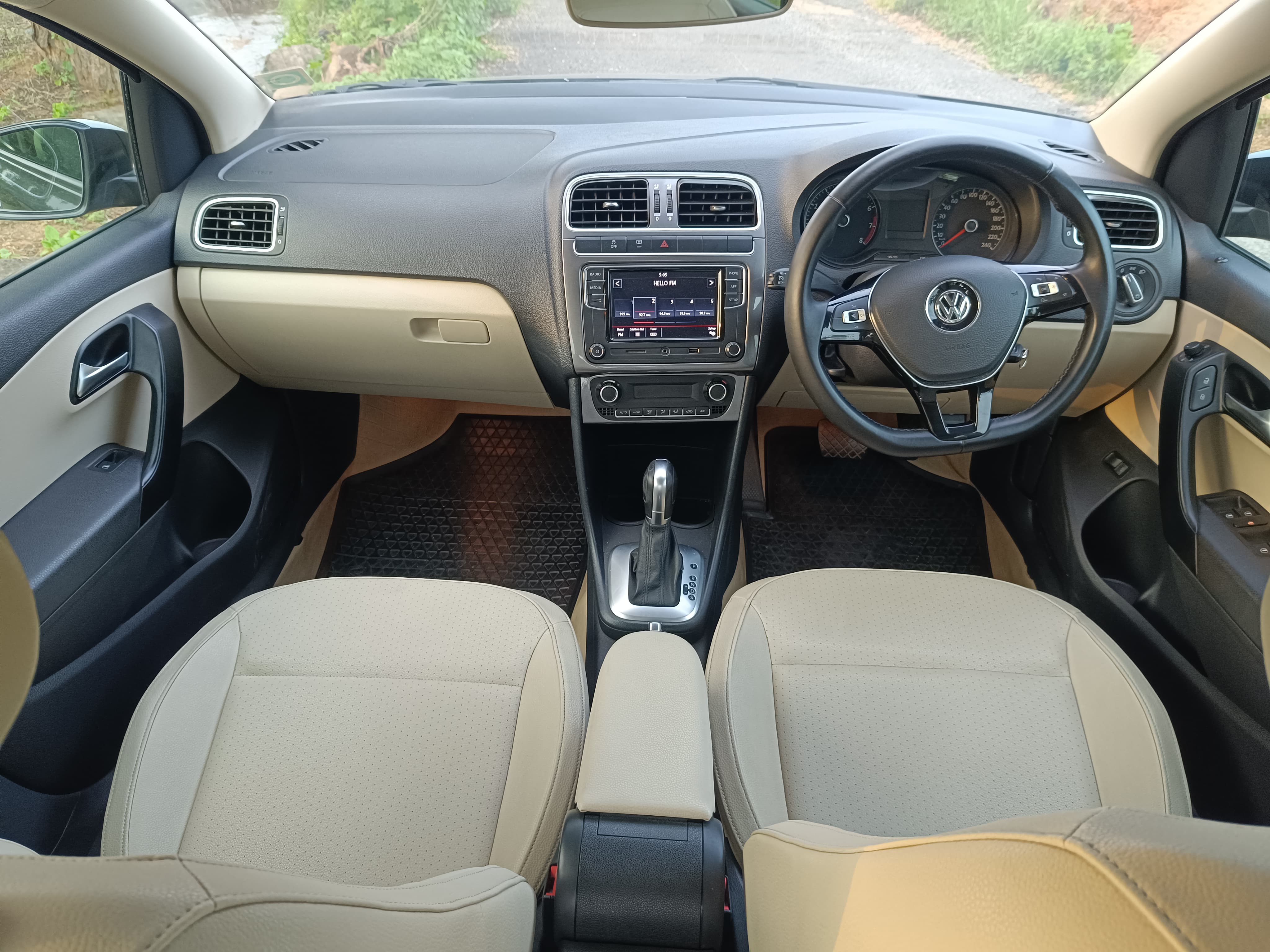 Volkswagen Vento(2015-2019) Highline 1.2 Petrol At
