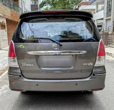 Toyota Innova(2009-2012) 2.5 V 8 Str
