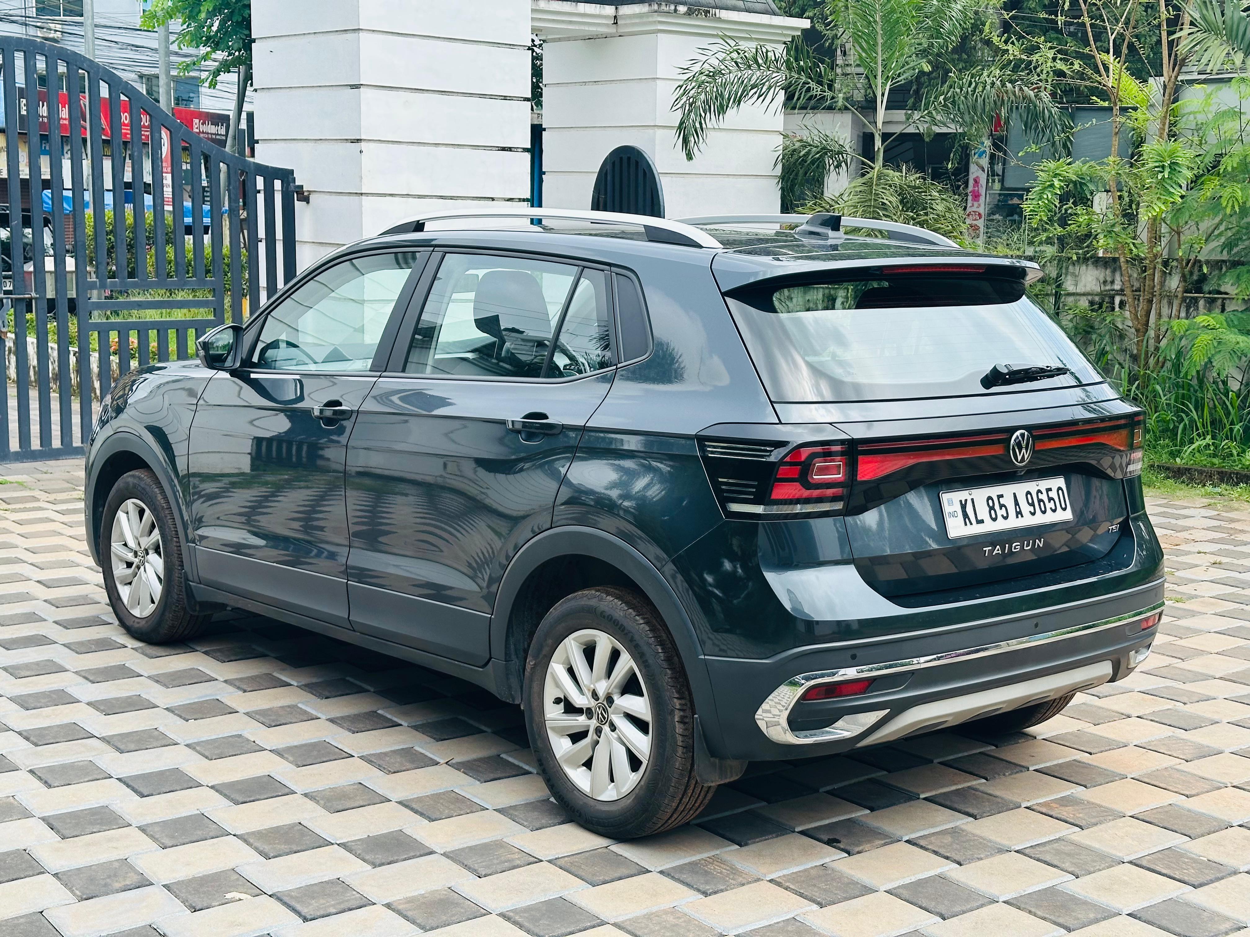 Volkswagen Taigun(2021-2023) Highline 1.0 Tsi At