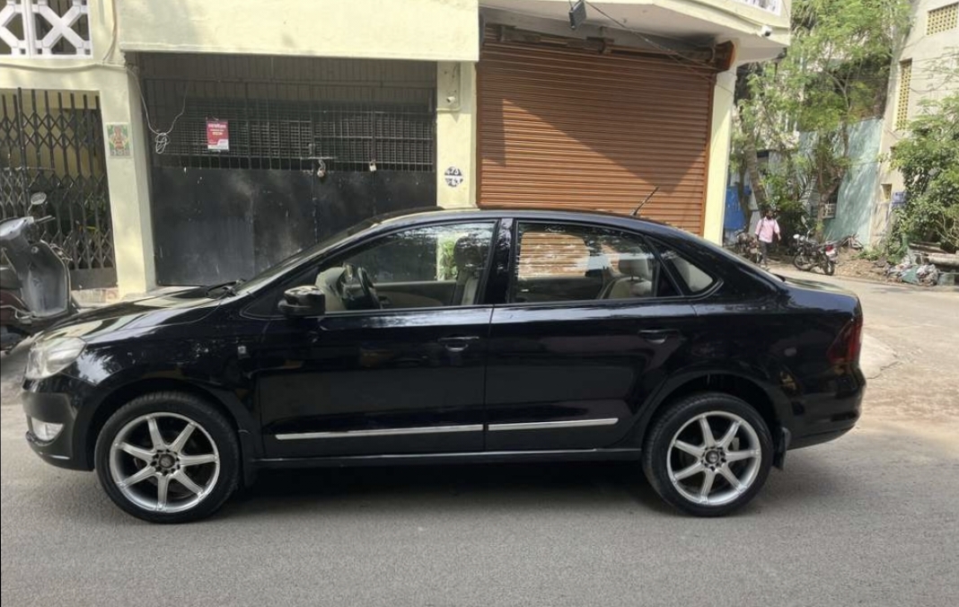 Skoda Rapid(2011-2014) Elegance 1.6 Tdi Cr Mt