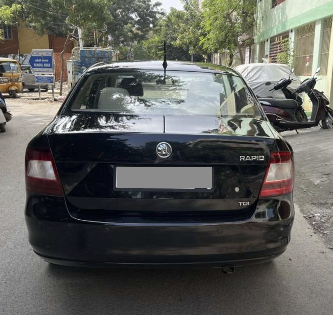 Skoda Rapid(2011-2014) Elegance 1.6 Tdi Cr Mt