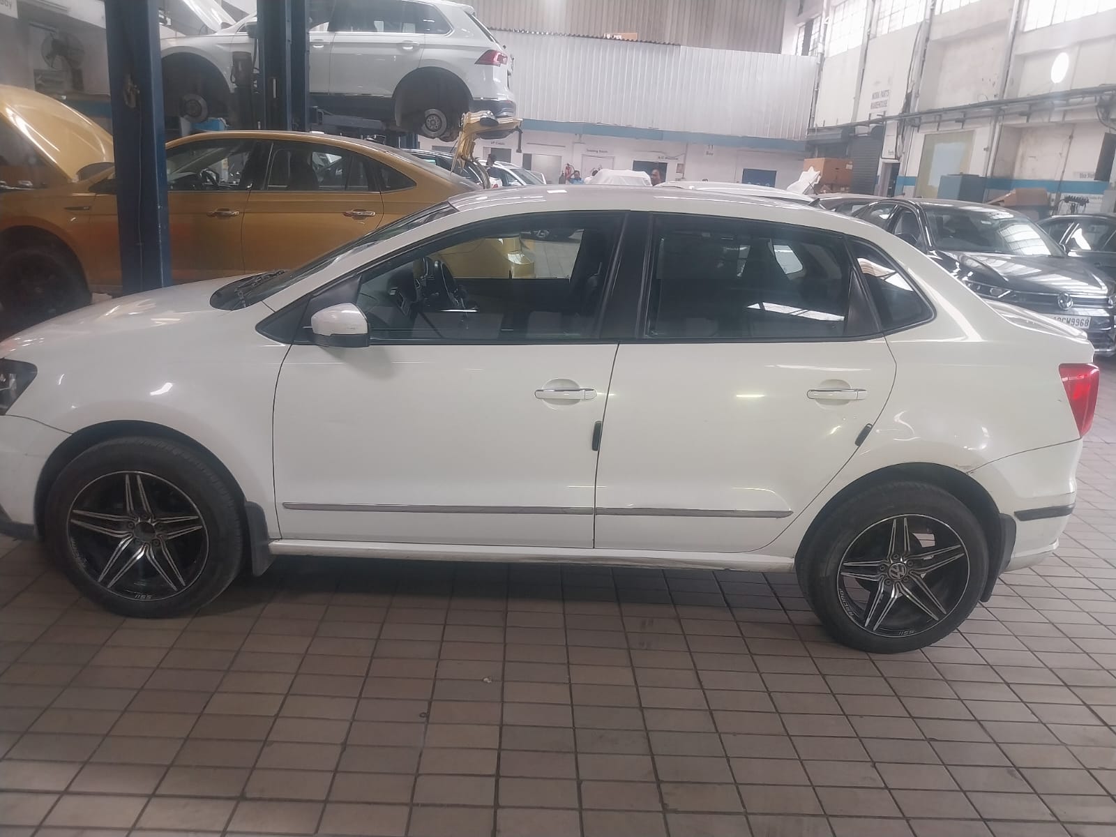Volkswagen Ameo(2016-2019) Comfortline 1.0l (p)