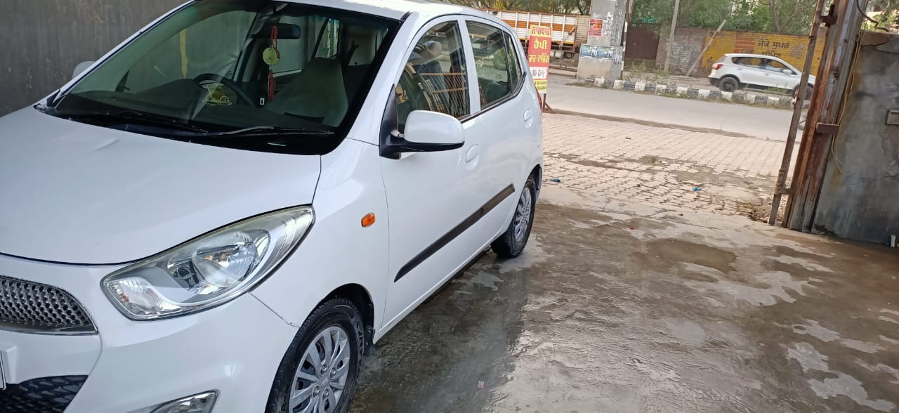 Hyundai I10(2010-2017) Sportz 1.1 Irde2