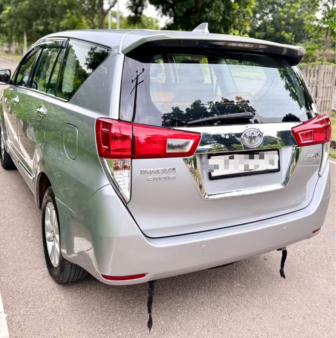 Toyota Innova Crysta(2016-2020) 2.4 G 7 Str