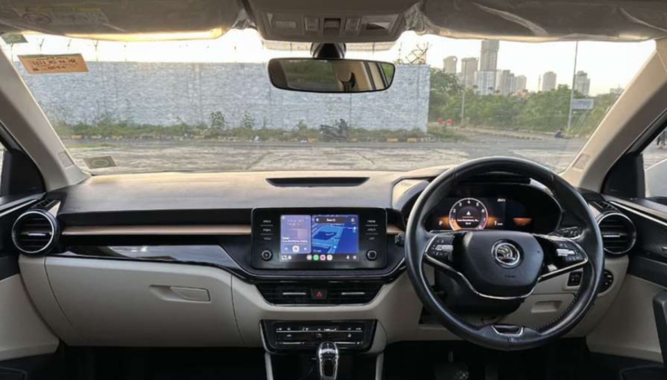 Skoda Slavia(2022-2023) Style 1.0l Tsi At