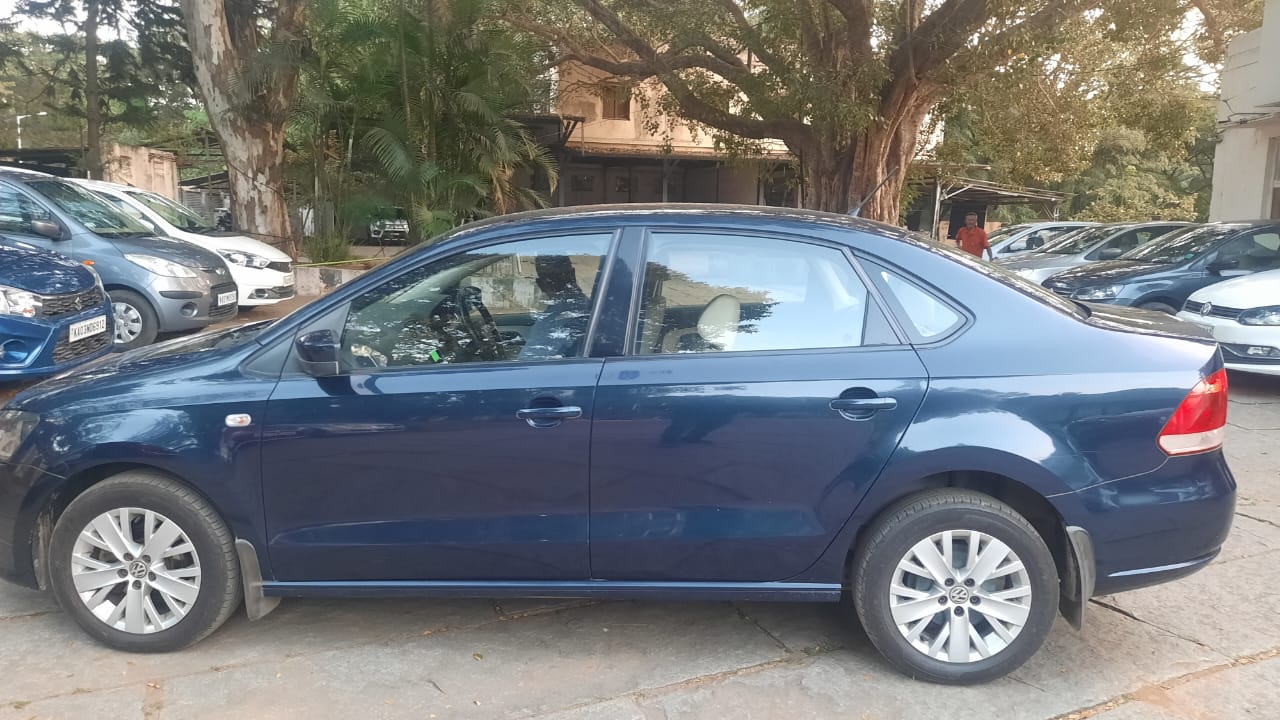Volkswagen Vento(2014-2015) Highline Petrol
