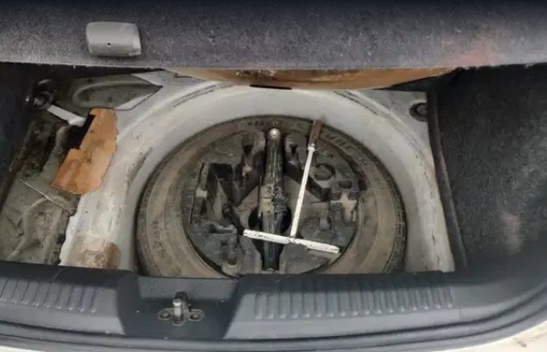 Volkswagen Polo(2012-2014) Highline 1.2l P