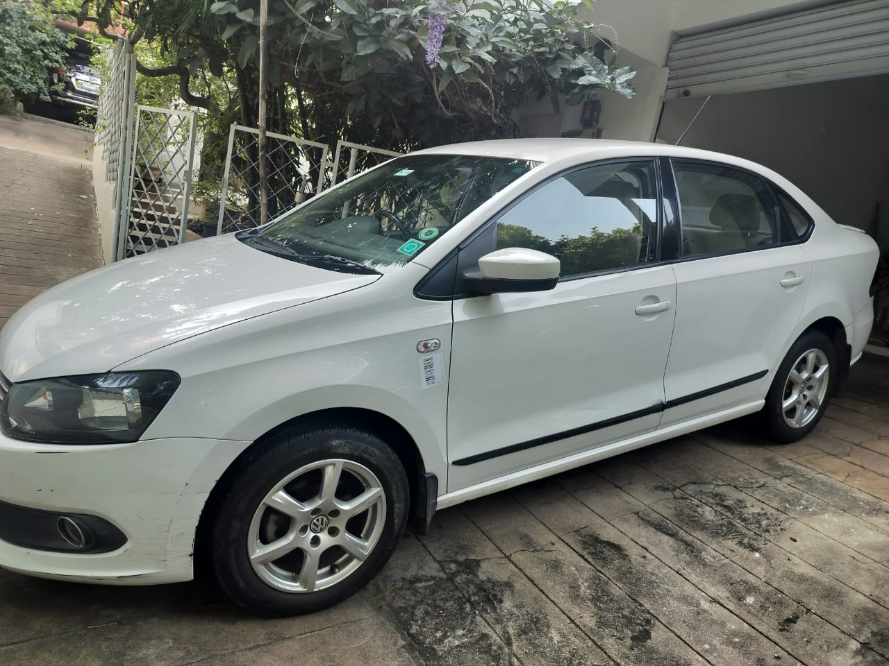 Volkswagen Vento(2010-2012) Highline Petrol
